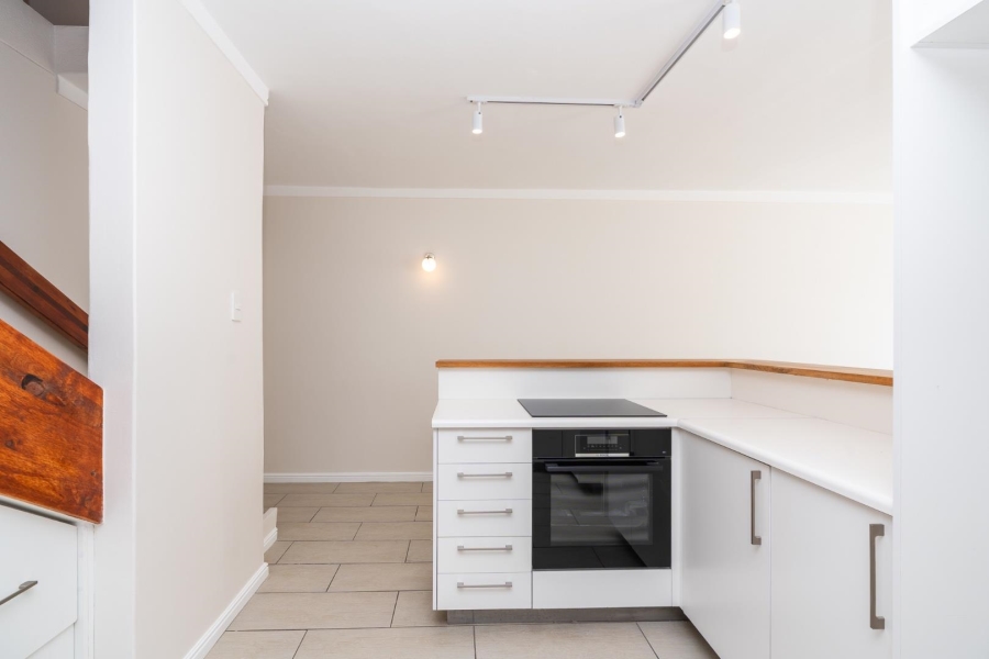 2 Bedroom Property for Sale in Sea Point Western Cape